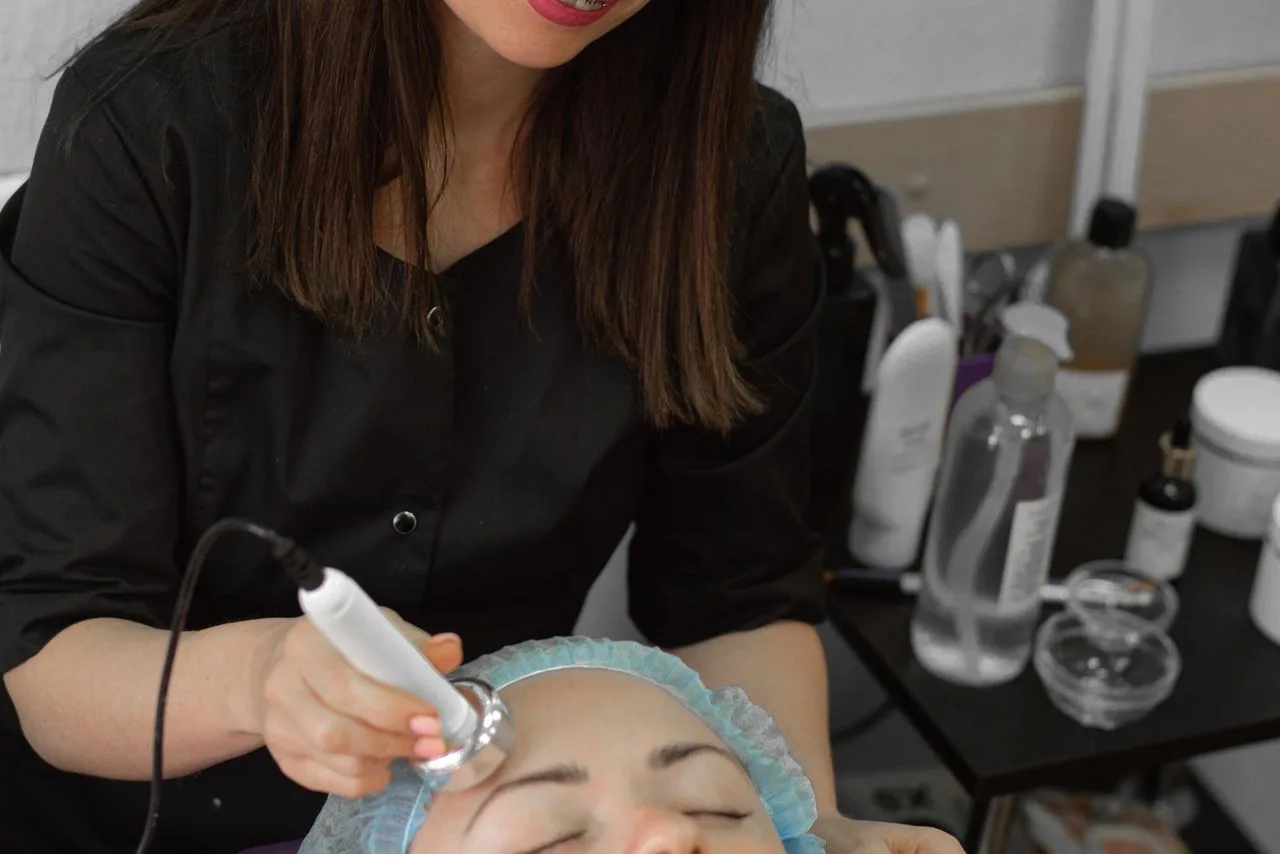 PDO thread lift facial treatment
