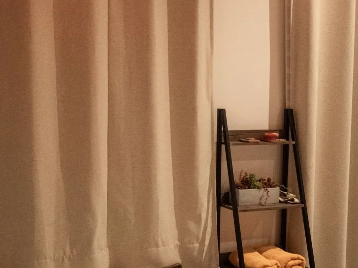 Spa treatment room for waxing and tanning
